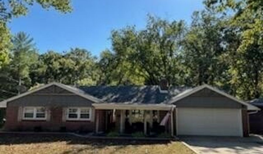 2314 Fairview Dr, Alton, IL 62002 - 4 Beds, 3 Bath