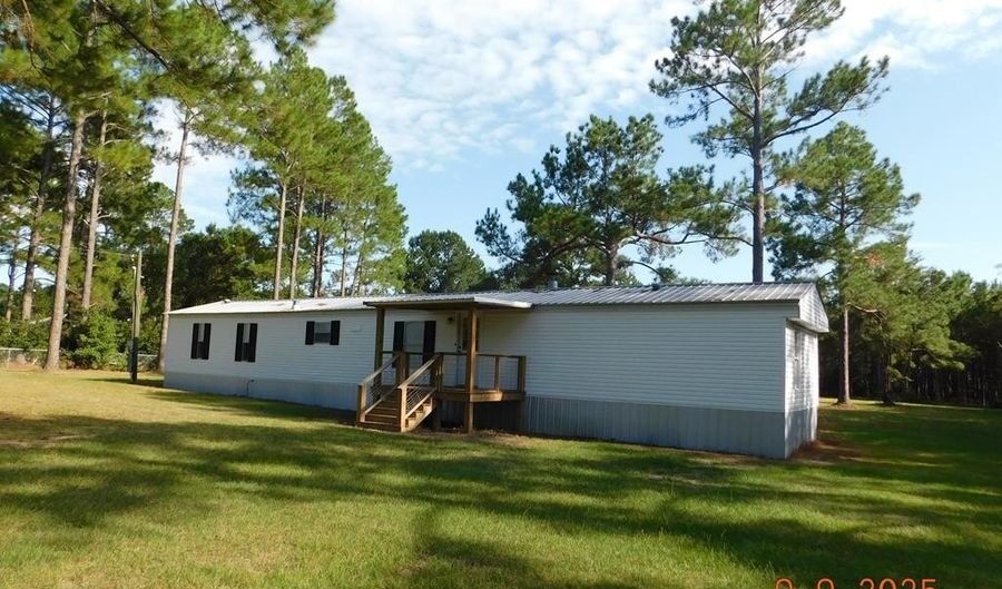 9765 Morey Hill Rd, Albany, GA 31705 - 3 Beds, 2 Bath