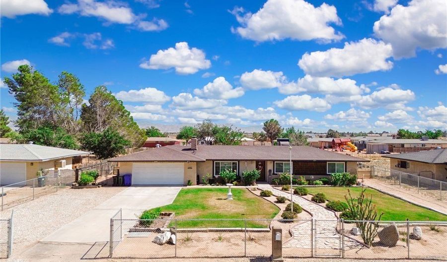 21821 Carlisle Rd, Apple Valley, CA 92307 - 3 Beds, 2 Bath