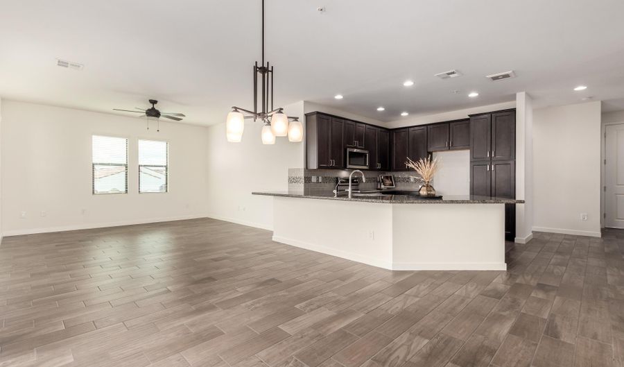 2511 W QUEEN CREEK Rd 426, Chandler, AZ 85248 - 2 Beds, 2 Bath
