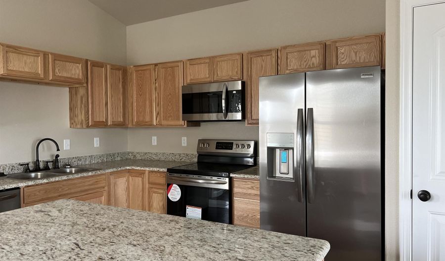 3328 THOMAS Rd, Cheyenne, WY 82009 - 3 Beds, 2 Bath