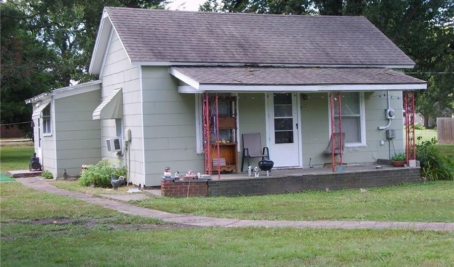 602 E Perry St, Arma, KS 66712 - 2 Beds, 1 Bath