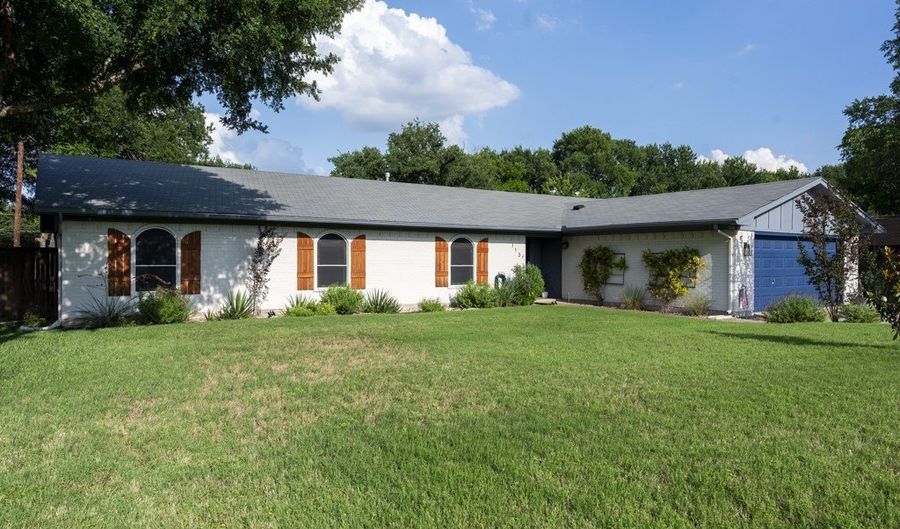 113 Hidden Valley Dr, Aledo, TX 76008 - 5 Beds, 2 Bath
