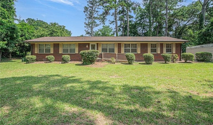 245 Forest Heights Dr, Athens, GA 30606 - 3 Beds, 2 Bath