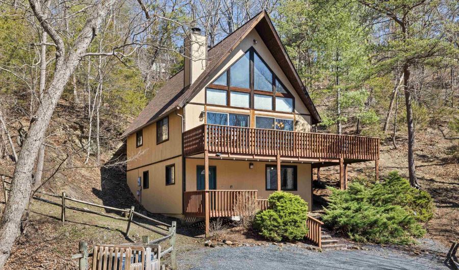 673 KILLMON Rd, Basye, VA 22810 - 3 Beds, 3 Bath