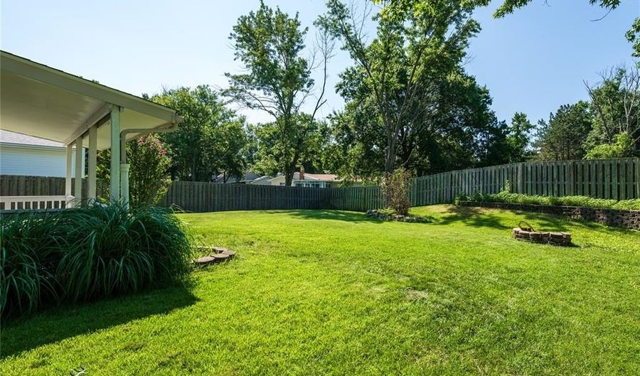830 Westrun Dr, Ballwin, MO 63021 - 3 Beds, 3 Bath