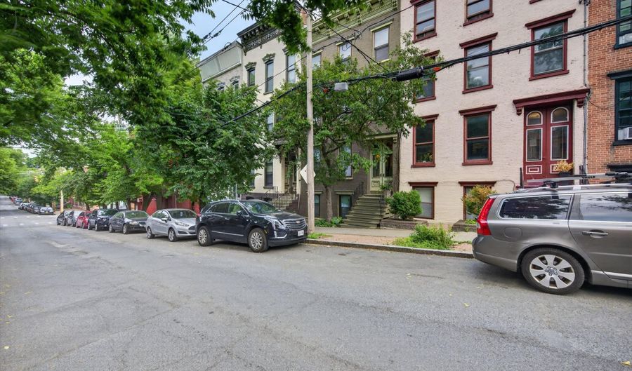 82 Dove St, Albany, NY 12210 - 5 Beds, 4 Bath
