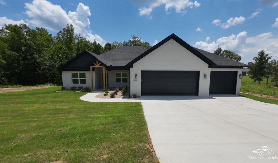 9041 Creek Vw, Bauxite, AR 72011 - 4 Beds, 3 Bath