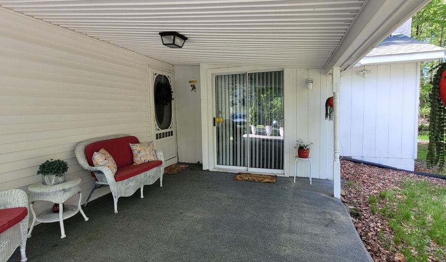 7 Holiday Ct, Albrightsville, PA 18210 - 2 Beds, 2 Bath
