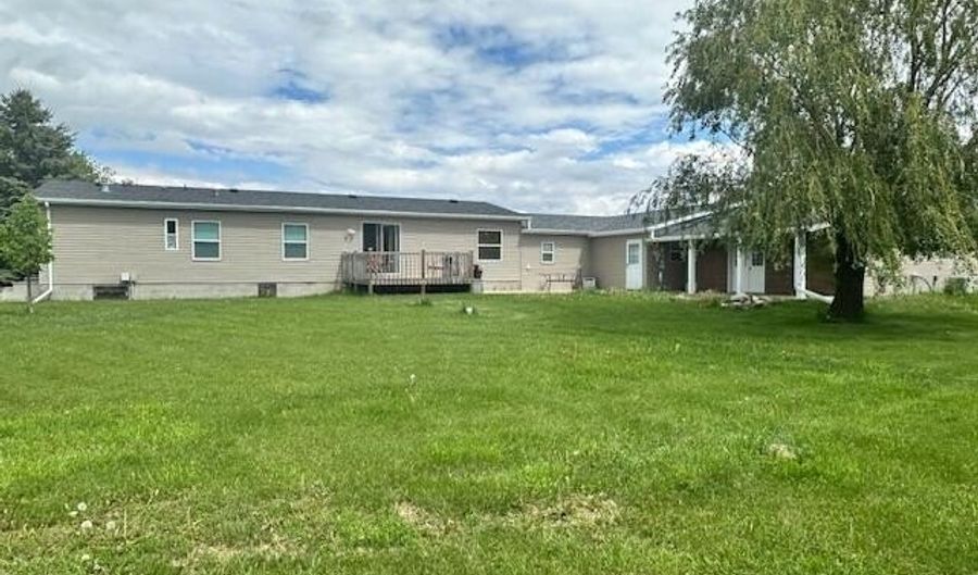 12927 385th Ave, Aberdeen, SD 57401 - 3 Beds, 3 Bath