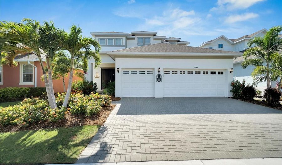 5243 WISHING ARCH Dr, Apollo Beach, FL 33572 - 4 Beds, 4 Bath