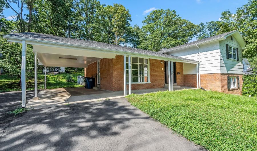6828 WINTER Ln, Annandale, VA 22003 - 4 Beds, 4 Bath