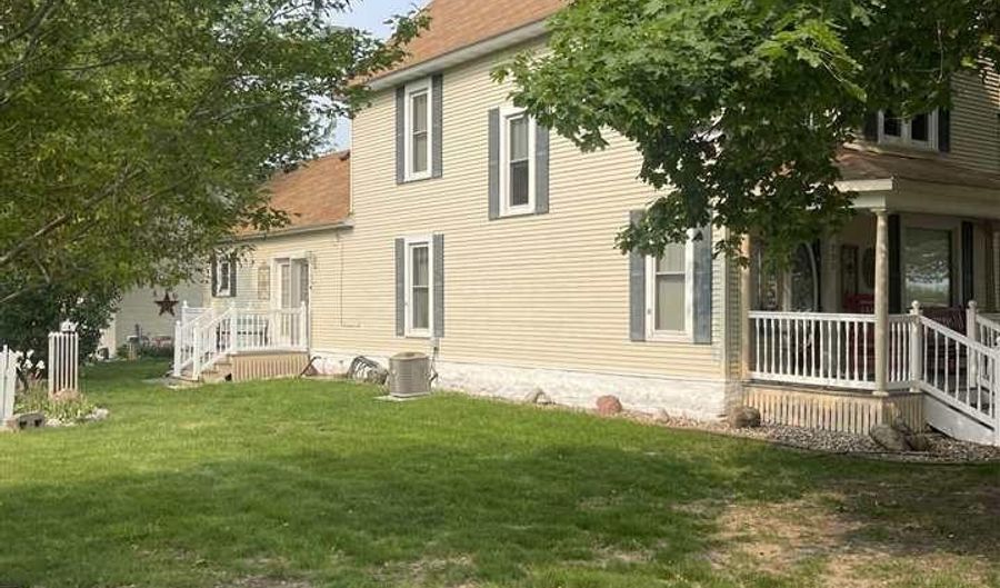 200 W Maine St, Amboy, MN 56010 - 3 Beds, 2 Bath