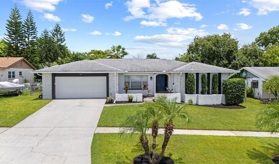 605 SPRING OAKS Blvd, Altamonte Springs, FL 32714 - 4 Beds, 2 Bath