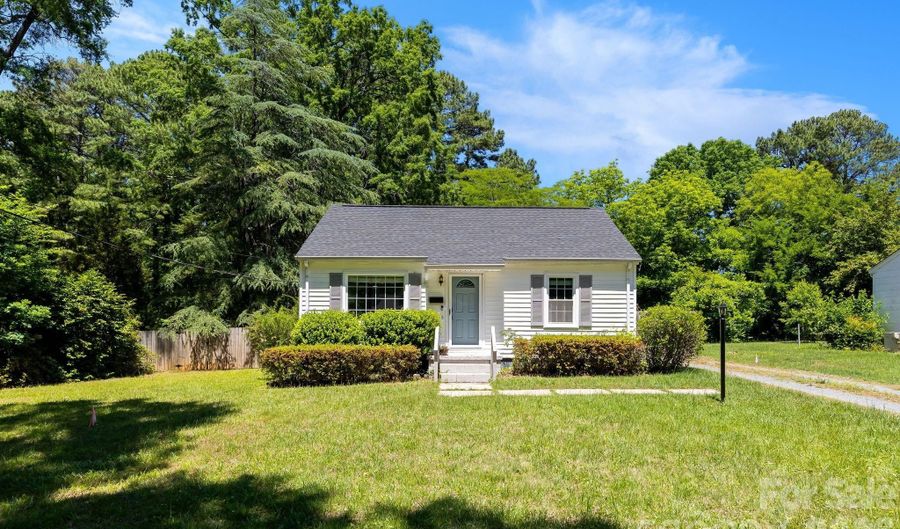 5235 Auburndale Rd, Charlotte, NC 28205 - 2 Beds, 1 Bath