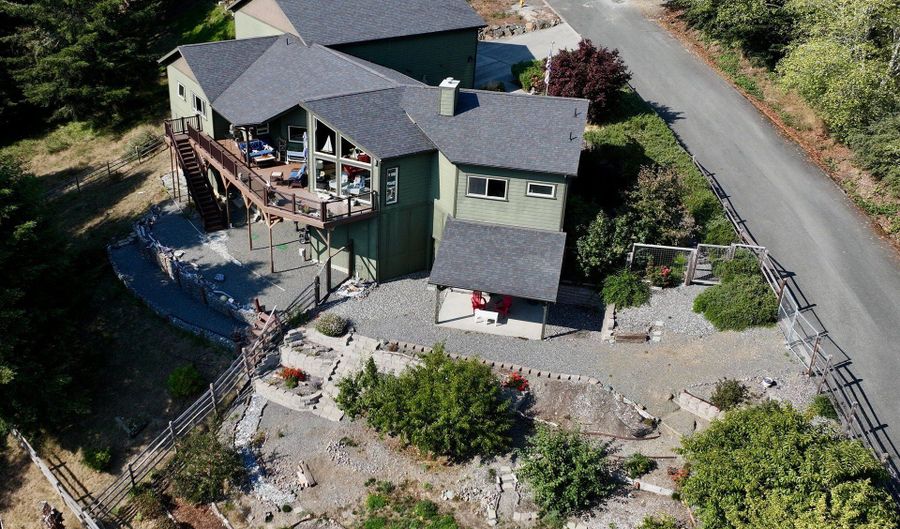 15606 NAPA Ln, Brookings, OR 97415 - 3 Beds, 4 Bath