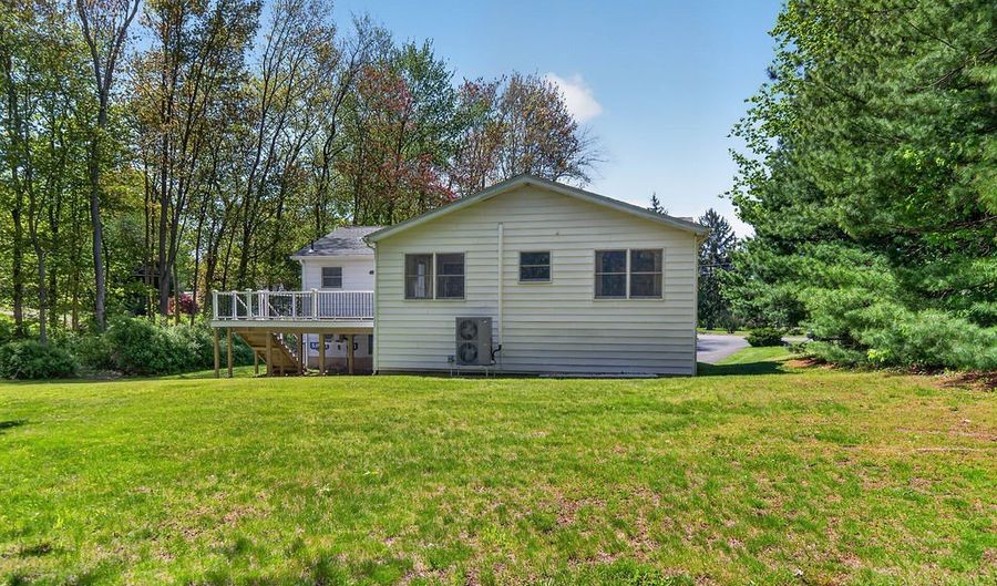 2 Spice Bush Ln, Branford, CT 06405 - 4 Beds, 2 Bath