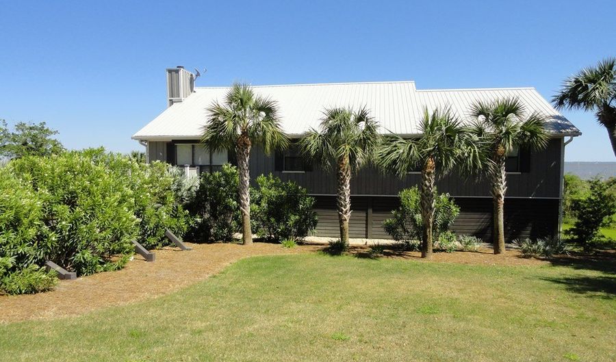 130 Bay Ave, Apalachicola, FL 32320 - 4 Beds, 2 Bath