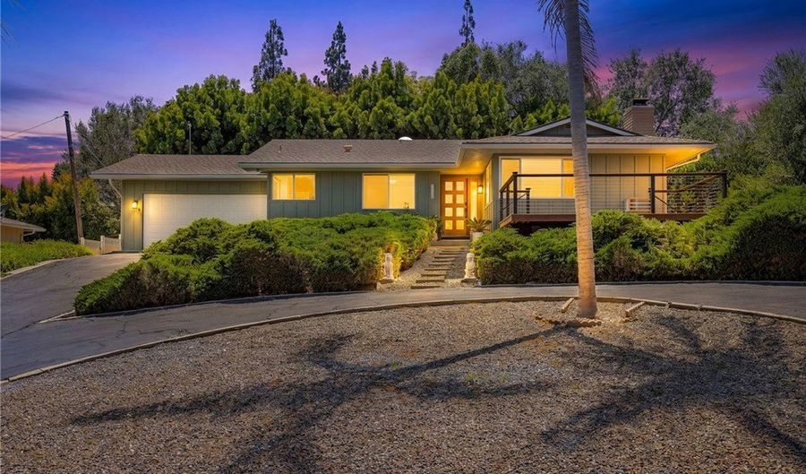 1776 Saint Peters, Fallbrook, CA 92028 - 2 Beds, 2 Bath