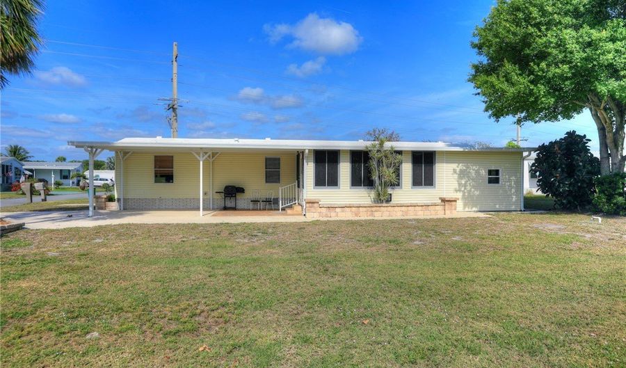 400 Hawk Dr, Barefoot Bay, FL 32976 - 2 Beds, 1 Bath