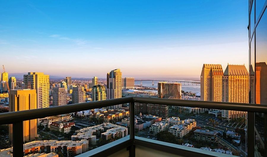 700 W E St 3404, San Diego, CA 92101 - 2 Beds, 2 Bath