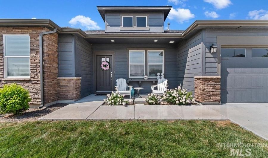 7680 W Blackberry Ct, Boise, ID 83709 - 4 Beds, 2 Bath
