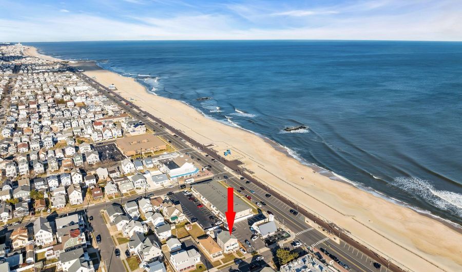 100 18th Ave 2, 2Nd Floor, Belmar, NJ 07719 - 2 Beds, 1 Bath
