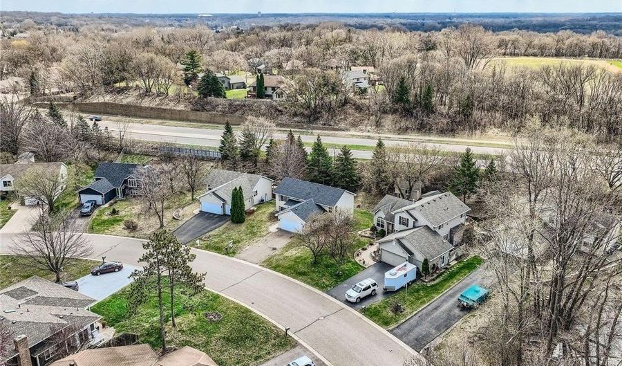 12740 Eveleth Path, Apple Valley, MN 55124 - 5 Beds, 2 Bath