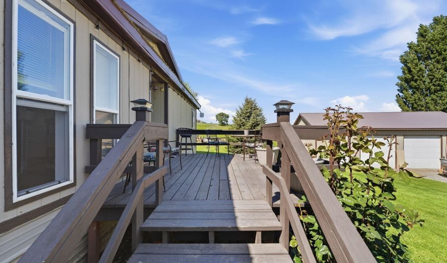 38706 N 140 Pr NW, Benton City, WA 99320 - 3 Beds, 2 Bath