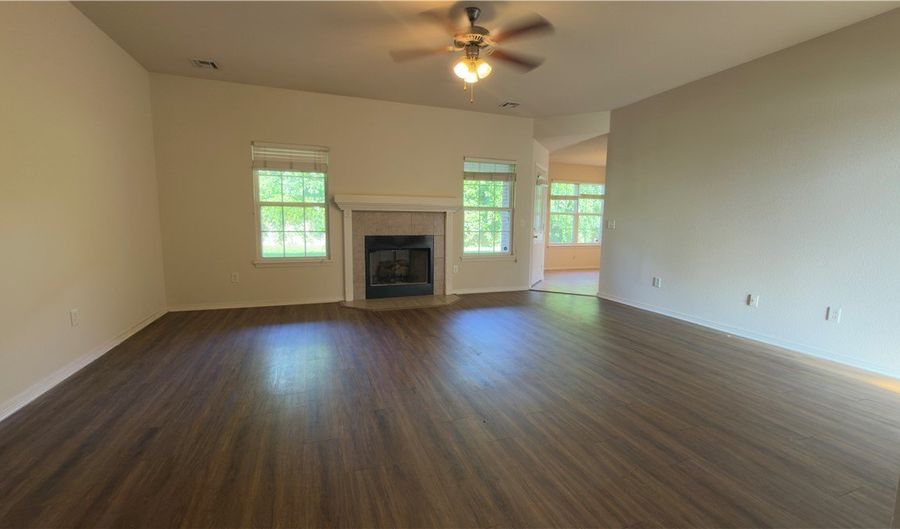 1505 Elington St, Bentonville, AR 72713 - 3 Beds, 2 Bath