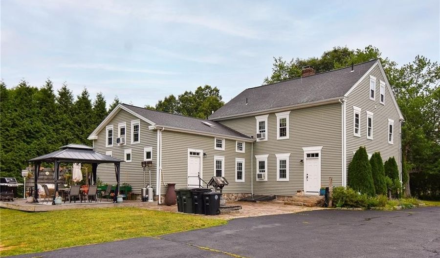 195 Town Farm Rd, Coventry, RI 02816 - 6 Beds, 3 Bath