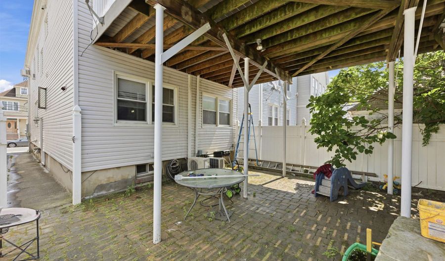 164 W 31ST St 1, Bayonne, NJ 07002 - 3 Beds, 1 Bath