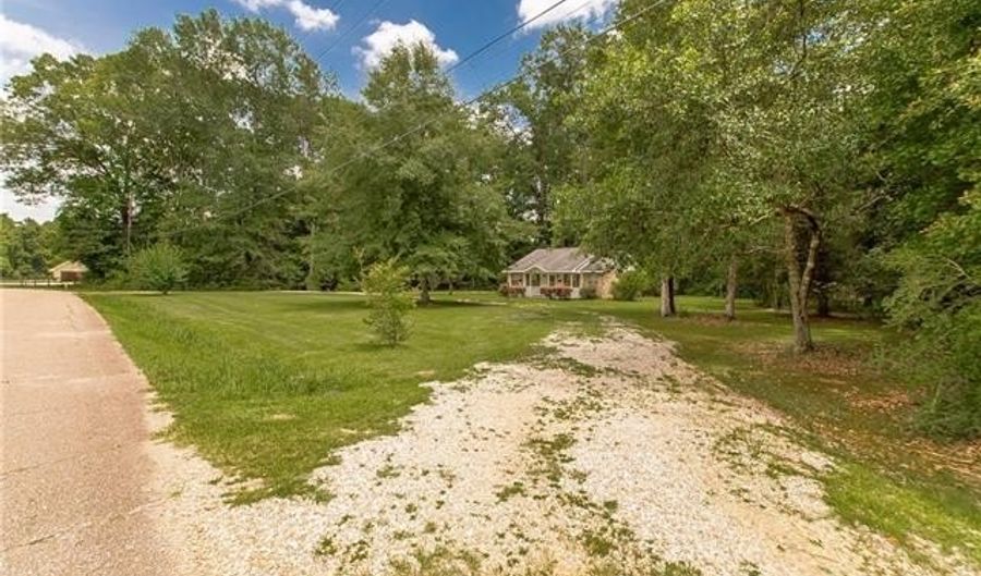 63074 NORTHWOOD Dr, Bogalusa, LA 70427 - 2 Beds, 1 Bath