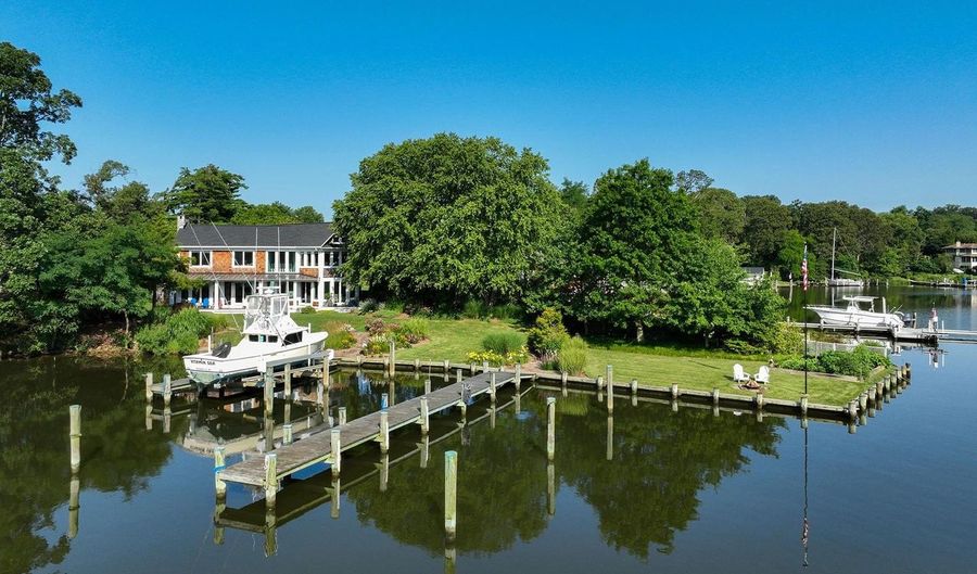 3307 HARNESS CREEK Rd, Annapolis, MD 21403 - 3 Beds, 3 Bath