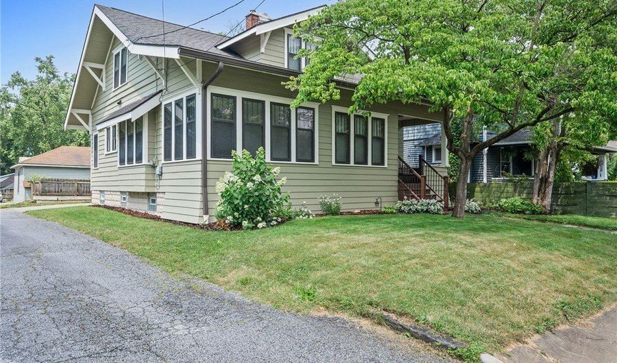 159 Edgerton Rd, Akron, OH 44303 - 2 Beds, 2 Bath