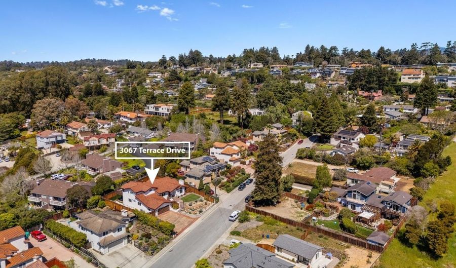 3067 Terrace Dr, Aptos, CA 95003 - 4 Beds, 3 Bath