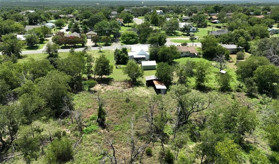 713 N Mesquite St, Hico, TX 76457 - 2 Beds, 1 Bath
