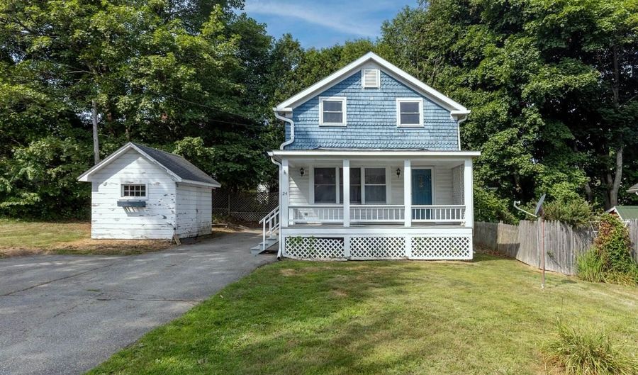 24 Warwick St, Bangor, ME 04401 - 3 Beds, 1 Bath
