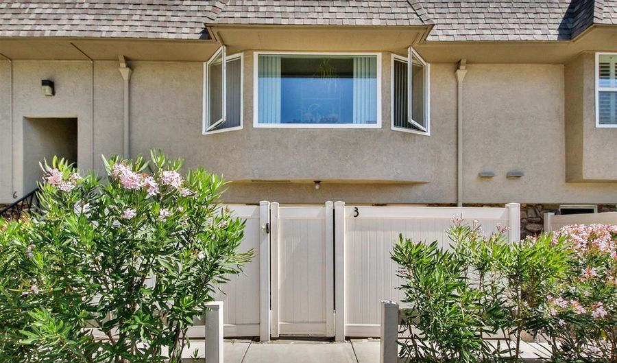 7000 Saranac St 3, La Mesa, CA 91942 - 2 Beds, 2 Bath