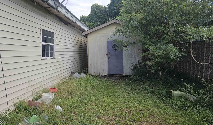 2280 River Rd, Berwick, LA 70342 - 3 Beds, 1 Bath