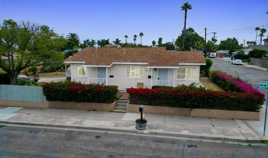 402-4 Santa Barbara St, Oceanside, CA 92058 - 3 Beds, 3 Bath