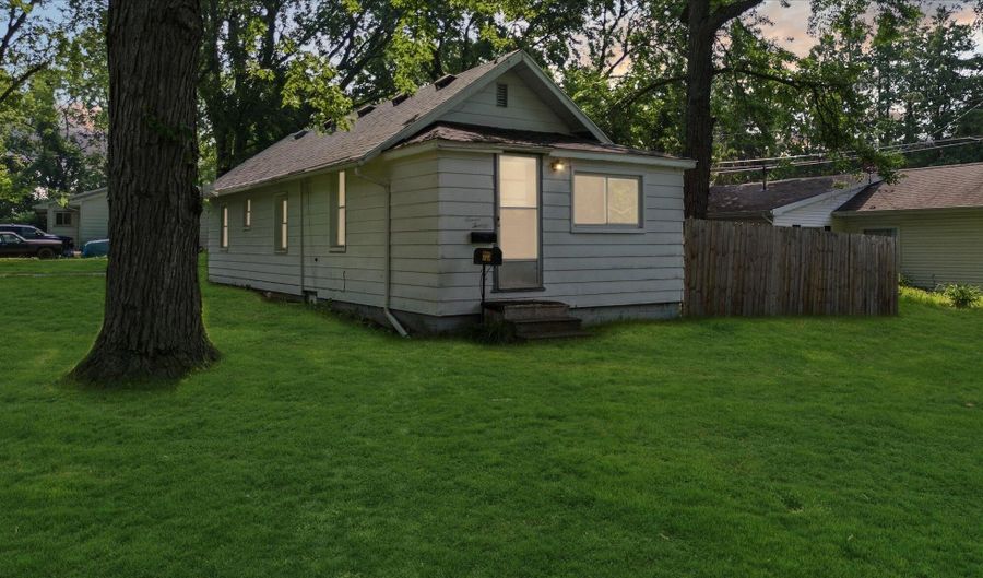 720 Pennsylvania Ave, Alma, MI 48801 - 2 Beds, 1 Bath