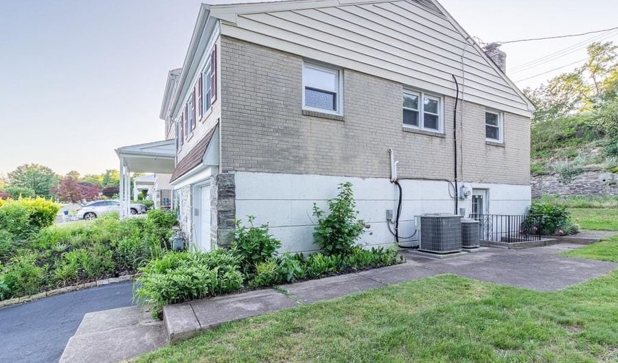 1588 WILLIAMS Rd, Abington, PA 19001 - 6 Beds, 4 Bath