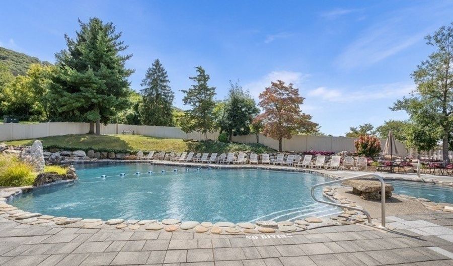 3 Powderhorn Ct 2, Alloway, NJ 07462 - 3 Beds, 1 Bath