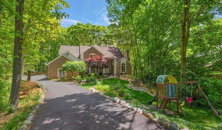 3427 E Dobson Pl, Ann Arbor, MI 48105 - 6 Beds, 5 Bath
