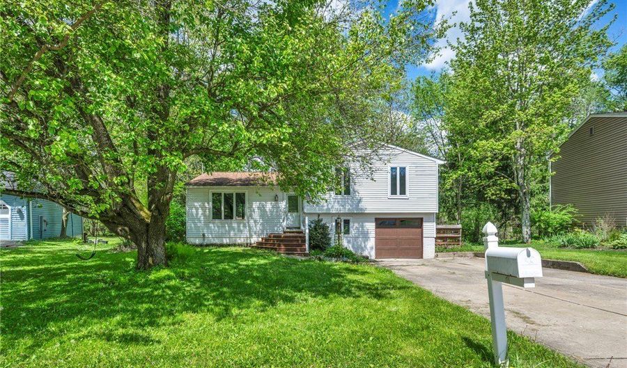 3717 Sea Ray Cv, Aurora, OH 44202 - 3 Beds, 2 Bath