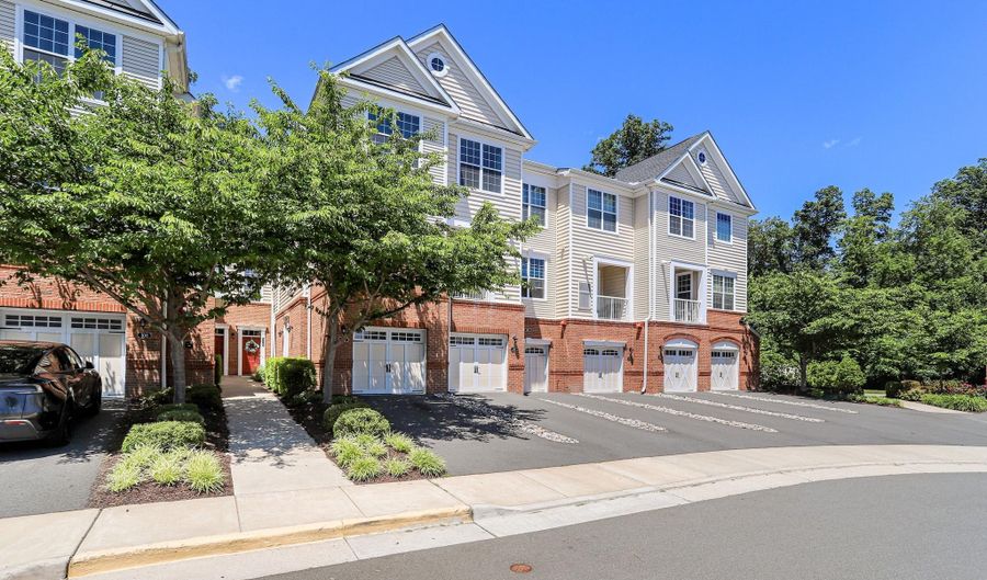 23225 MILLTOWN KNOLL Sq 111, Ashburn, VA 20148 - 2 Beds, 2 Bath