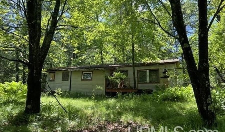 N14675 Lanfear Rd, Amberg, WI 54102 - 0 Beds, 0 Bath