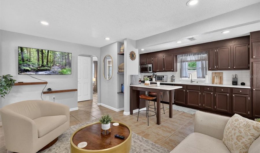 731 W PRINCETON St, Orlando, FL 32804 - 2 Beds, 1 Bath