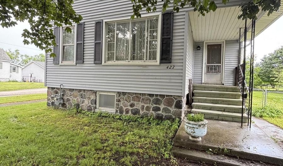 427 Avery St, Alpena, MI 49707 - 3 Beds, 1 Bath